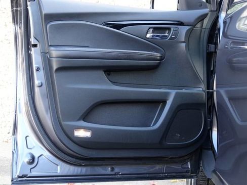 Used 2018 Honda Ridgeline RTL-E image 35