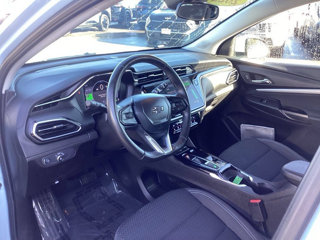 Used 2022 Chevrolet Bolt EUV LT w/ Comfort Package FWD image 13
