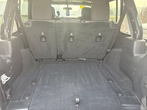Used 2019 Jeep Wrangler Unlimited Sport S AWD/4WD image 9