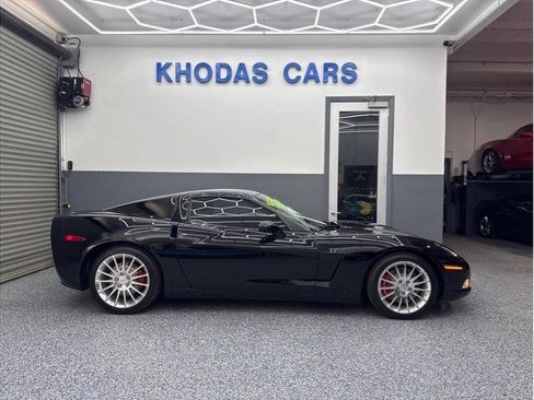 Used 2013 Chevrolet Corvette Coupe w/ 3LT Preferred Equipment Group RWD image 6