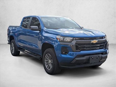 Used 2024 Chevrolet Colorado LT w/ LT Convenience Package II image 3