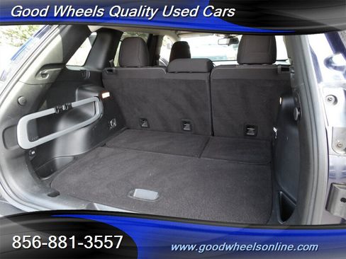 Used 2016 Jeep Cherokee Latitude w/ Cold Weather Group AWD/4WD image 21
