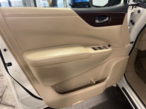 Used 2016 Nissan Quest SL FWD image 7