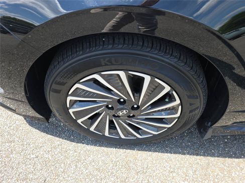 Certified 2025 Hyundai Sonata SEL FWD image 13