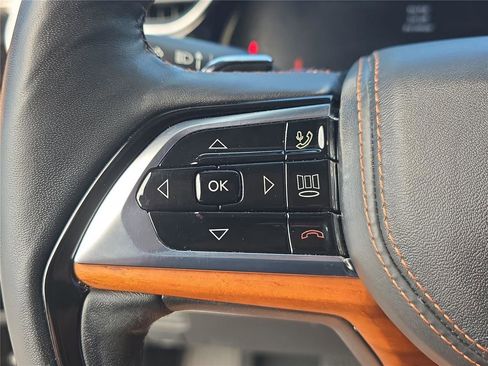 Used 2023 Jeep Grand Cherokee L Summit AWD/4WD image 31