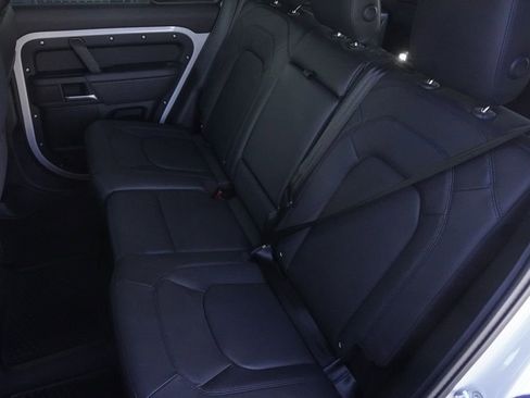 New 2026 Land Rover Defender 110 X-Dynamic SE image 30