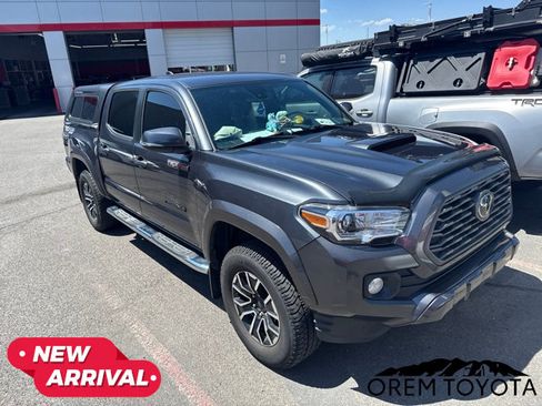 Used 2022 Toyota Tacoma TRD Sport AWD/4WD image 6