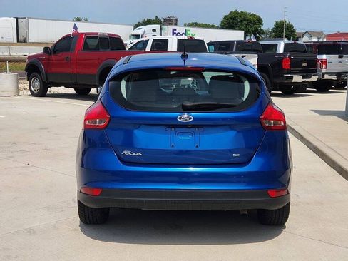 Used 2018 Ford Focus SE w/ Cold Weather Package FWD image 5