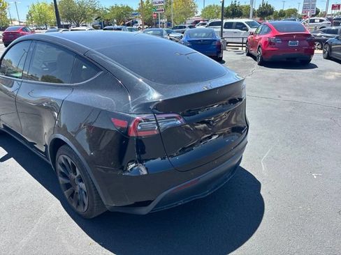 Used 2021 Tesla Model Y Long Range AWD/4WD image 11