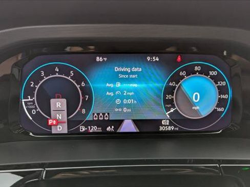 Used 2024 Volkswagen Atlas Cross Sport SE w/ Panoramic Sunroof Package FWD image 26
