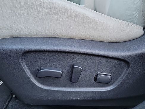 Used 2020 Nissan Rogue Sport SV w/ Technology Package image 11