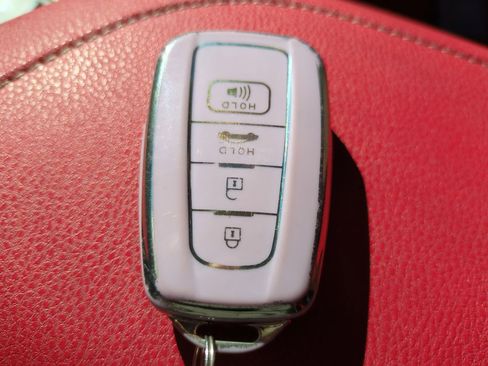 Used 2022 Toyota Camry XSE image 27