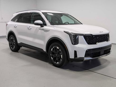 Used 2025 Kia Sorento S AWD/4WD image 6