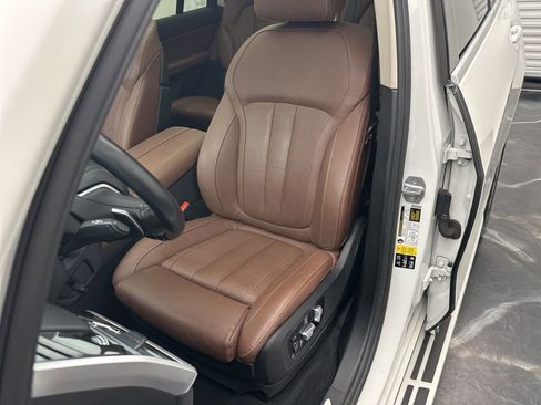 Used 2020 BMW X7 xDrive40i w/ Luxury Seating Package image 16