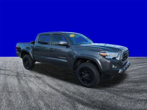 Used 2022 Toyota Tacoma SR5 w/ Technology Package image 2