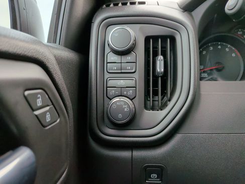 Used 2025 Chevrolet Silverado 1500 Custom Trail Boss w/ LPO, Dark Essentials Package image 26