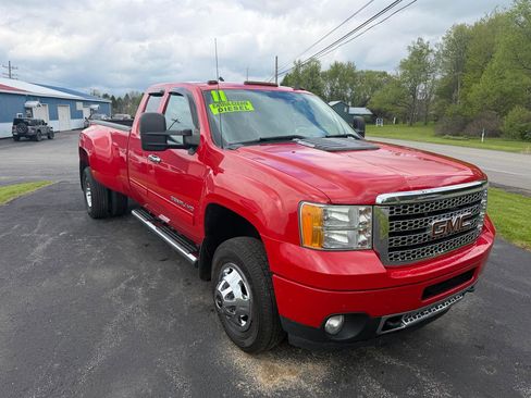 Used 2011 GMC Sierra 3500 SLE w/ SLE Preferred Package AWD/4WD image 3