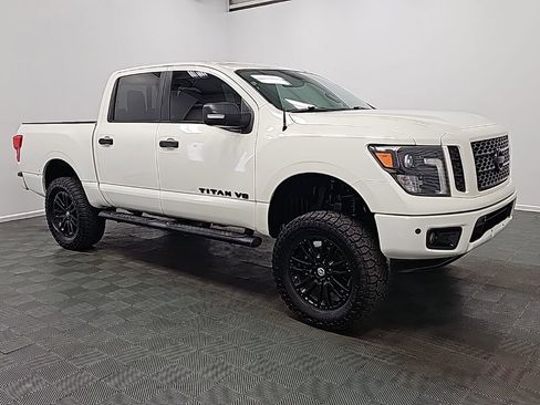 Used 2018 Nissan Titan SL w/ Midnight Edition image 2