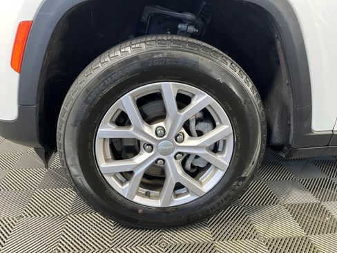 Used 2022 Jeep Grand Cherokee Limited AWD/4WD image 11