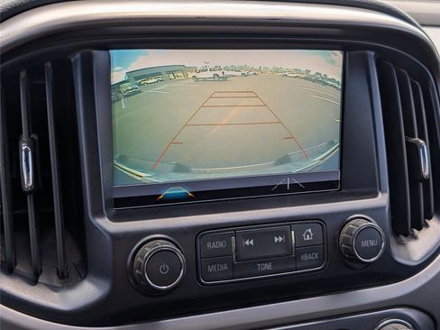 Used 2018 Chevrolet Colorado Z71 AWD/4WD image 17