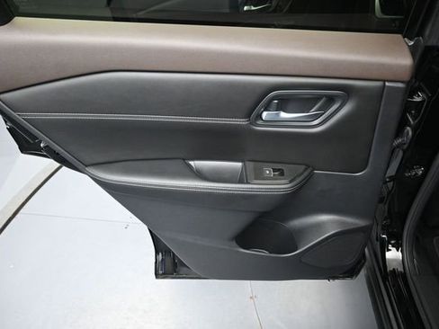 Used 2023 Nissan Rogue SL AWD/4WD image 26