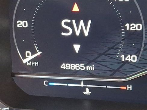 Used 2022 GMC Sierra 1500 Elevation w/ LPO, Elevation Black Package image 12