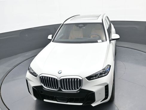 New 2026 BMW X5 xDrive40i w/ M Sport Package AWD/4WD image 33