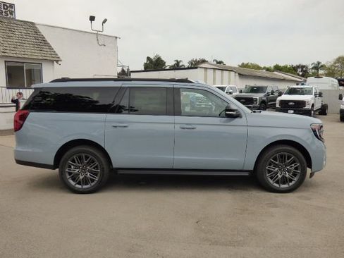 New 2026 Ford Expedition Max Platinum w/ Stealth Appearance Package image 2