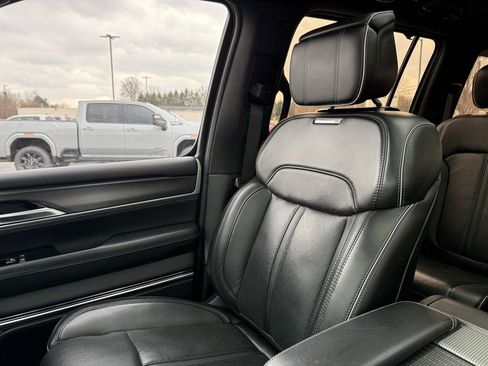 Used 2023 Jeep Grand Wagoneer Series II image 35