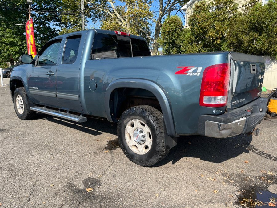 Used 2008 GMC Sierra 2500 SLT w/ Z71 Off-Road Package AWD/4WD image 3