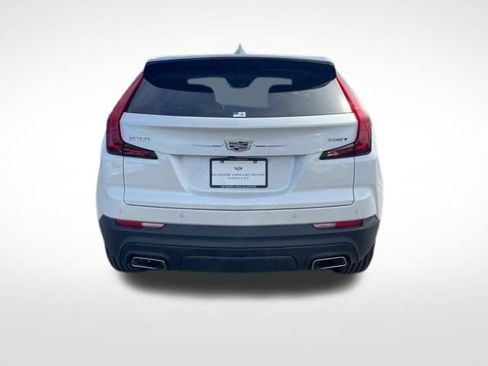 Certified 2022 Cadillac XT4 Luxury w/ Cold Weather Package image 4