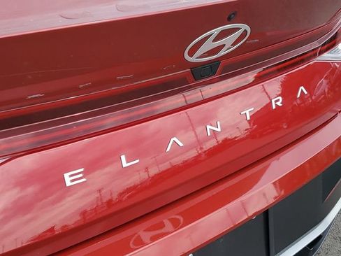 Certified 2025 Hyundai Elantra SEL FWD image 7