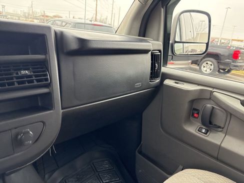 Used 2008 Chevrolet Express 1500 AWD Passenger w/ LT Preferred Equipment Group image 37