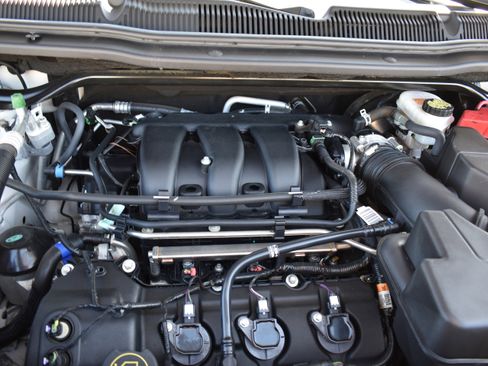 Used 2019 Ford Explorer Limited w/ Limited Luxury Package image 37