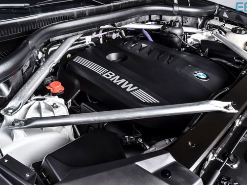 Used 2024 BMW X5 xDrive40i w/ Premium Package image 3