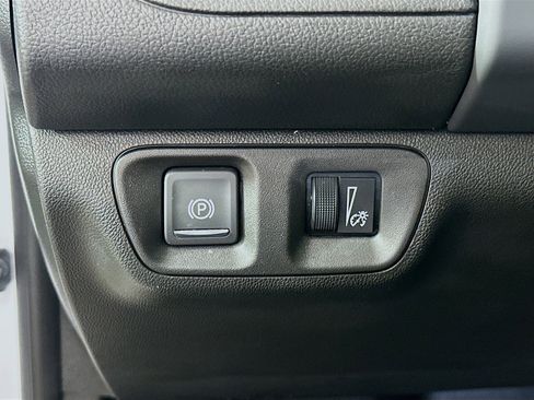 Used 2023 GMC Acadia SLE w/ Driver Convenience Package image 16