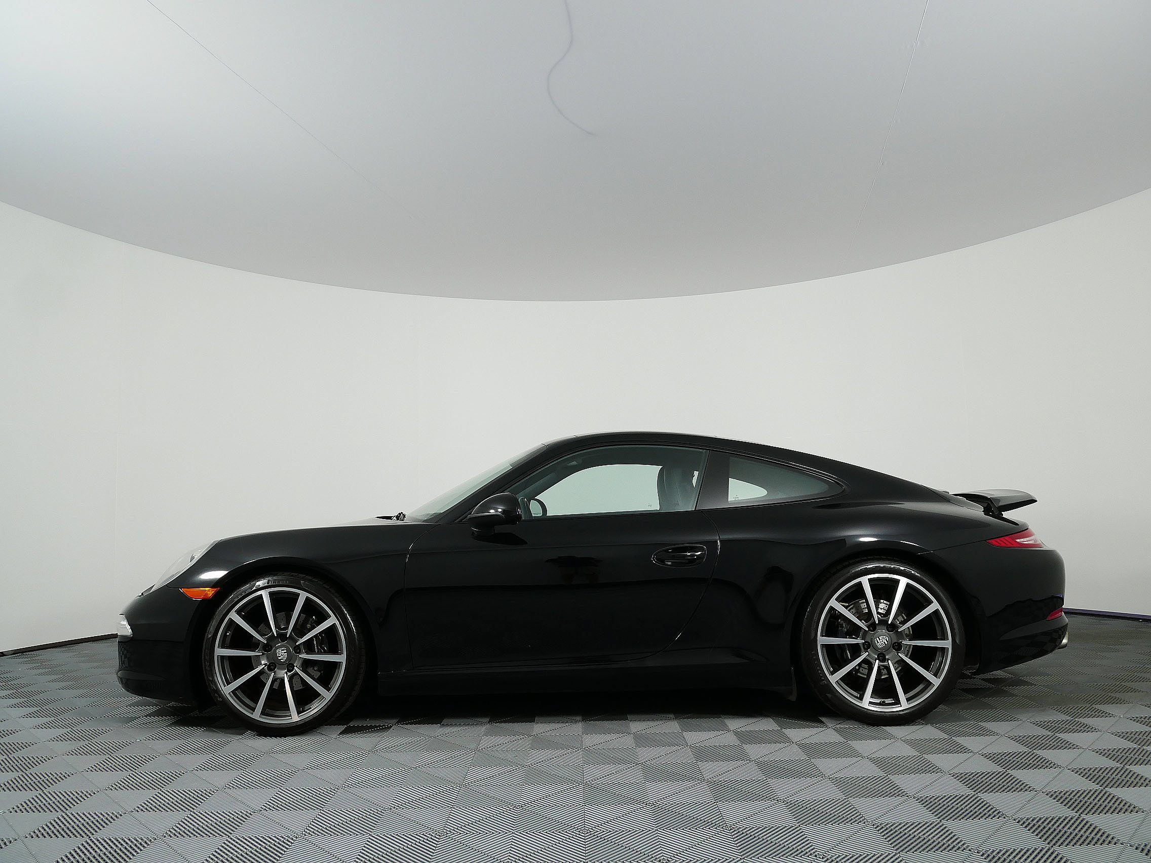 Used 2013 Porsche 911 Carrera RWD image 2