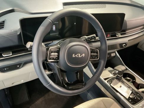 New 2026 Kia Carnival EX FWD image 12
