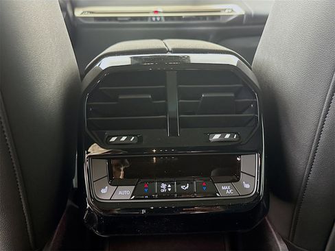 New 2026 BMW iX xDrive60 w/ Premium Package image 27