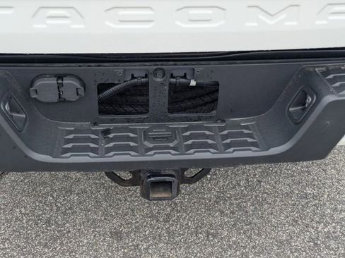 Used 2019 Toyota Tacoma SR w/ SR Convenience Package AWD/4WD image 28