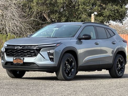 New 2026 Chevrolet Trax LT w/ Midnight Edition image 8