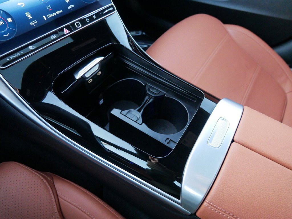 Used 2025 Mercedes-Benz C 300 4MATIC Sedan image 25