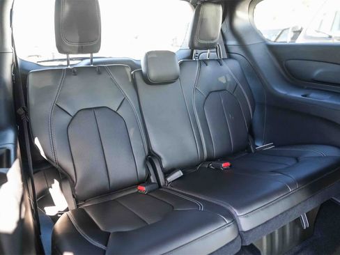 New 2026 Chrysler Voyager LX image 19