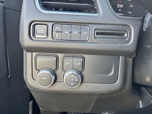 Used 2022 GMC Yukon XL SLE w/ Gmc Pro Safety Plus Package RWD image 21