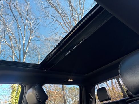 Used 2018 Ford F150 Lariat w/ Equipment Group 502A Luxury image 25