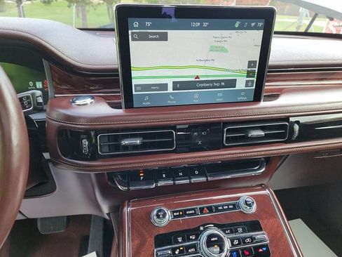 Used 2023 Lincoln Aviator Black Label w/ Jet Package image 5