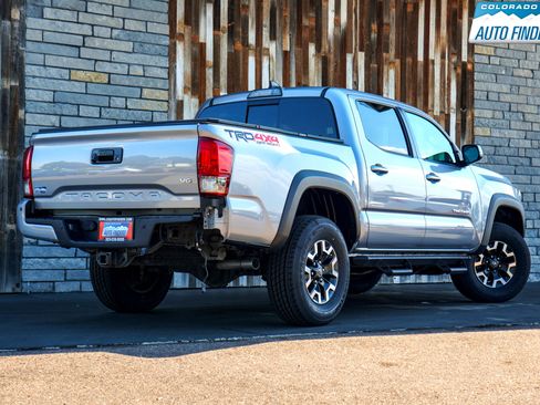 Used 2017 Toyota Tacoma TRD Off-Road image 6