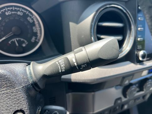 Used 2021 Toyota Tacoma SR5 RWD image 21