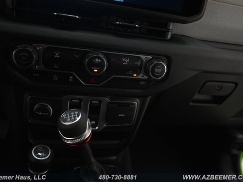Used 2025 Jeep Wrangler Sport AWD/4WD image 31