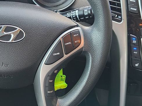 Used 2016 Hyundai Elantra GT FWD image 29